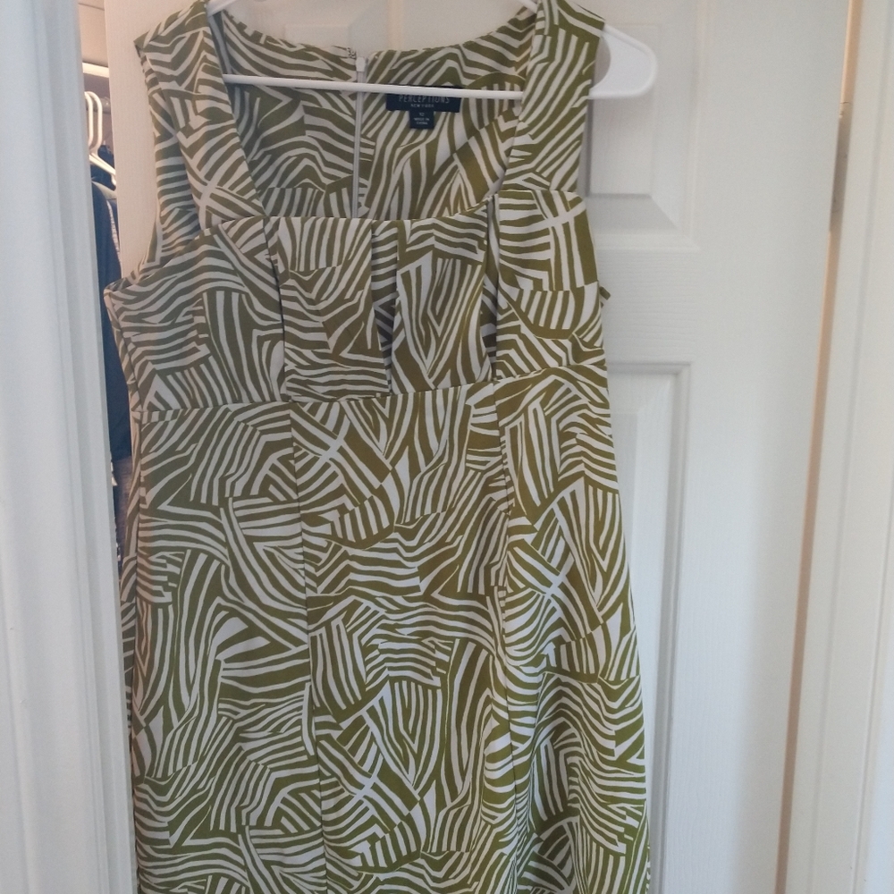 Size 12 ladies tropical print dress